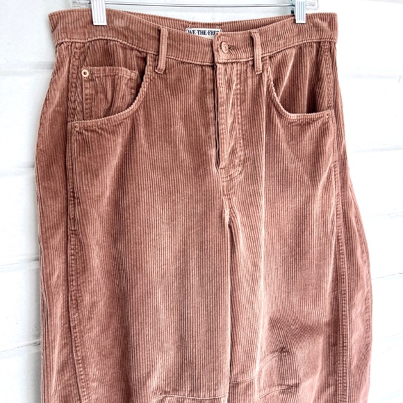WE THE FREE Good Luck Mid Rise Corduroy Barrel Jeans in Withered Rose - 29 - Picture 7 of 15